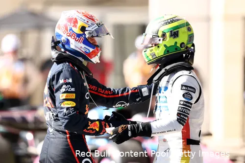 lando-norris-mclaren-max-verstappen-red-bull-racing-cota-zondag-2025