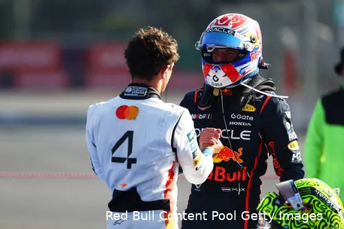 lando-norris-mclaren-max-verstappen-red-bull-racing-mexico-zondag-2025