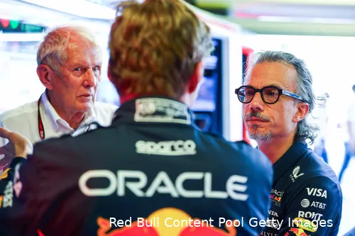 max-verstappen-laurent-mekies-helmut-marko-red-bull-racing-gp-2025-zaterdag-3