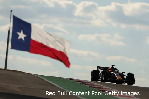 vlag-max-verstappen-red-bull-racing-cota-2025-vrijdag-3