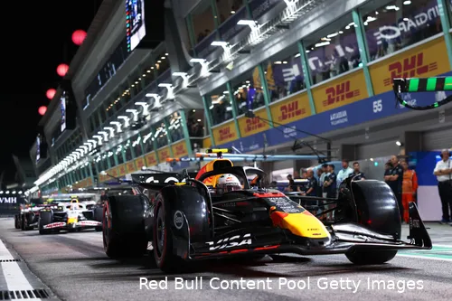 yuki-tsunoda-red-bull-racing-zaterdag-singapore-2025