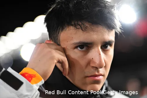 isack-hadjar-racing-bulls-las-vegas-zondag-2025