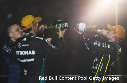 max-verstappen-red-bull-racing-gp-las-vegas-2025-zondag-george-russell-mercedes-gianpiero-lambiase