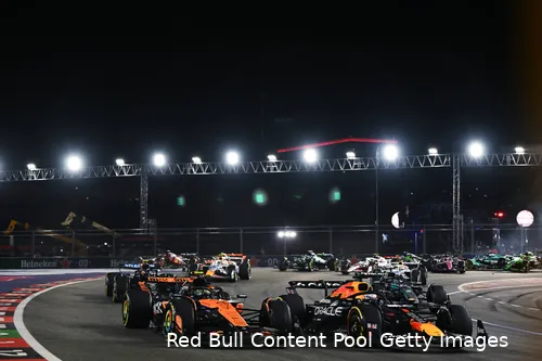 max-verstappen-red-bull-racing-gp-las-vegas-2025-zondag-mclaren-lando-norris-start-2