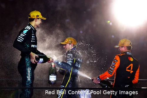 max-verstappen-red-bull-racing-gp-las-vegas-2025-zondag-mercedes-george-russell-lando-norris-mclaren-3