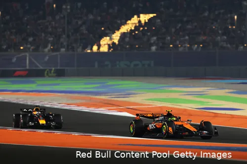 max-verstappen-red-bull-racing-gp-qatar-2025-zondag-lando-norris-mclaren
