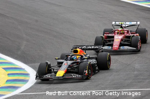 max-verstappen-red-bull-racing-gp-sao-paulo-brazilie-2025-zondag-lewis-hamilton-ferrari