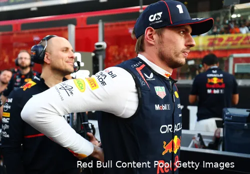 max-verstappen-gianpiero-lambiase-red-bull-racing-gp-abu-dhabi-2025-zondag-2