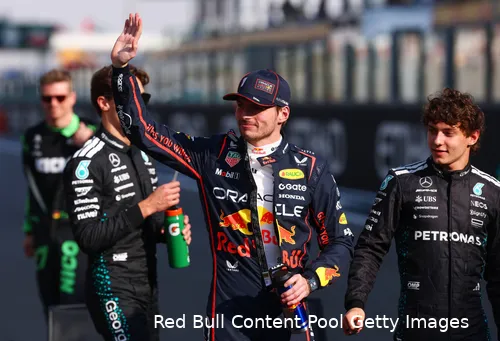 max-verstappen-mercedes-andrea-kimi-antonelli-george-russell-red-bull-racing-gp-abu-dhabi-2025-zondag