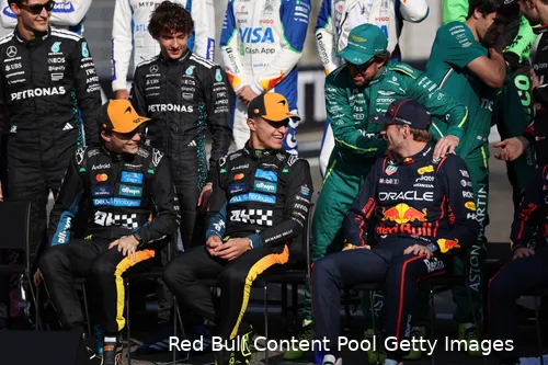 max-verstappen-mercedes-andrea-kimi-antonelli-george-russell-red-bull-racing-gp-abu-dhabi-2025-zondag-aston-martin-fernando-alonso-mclaren-oscar-piastri-lando-norris