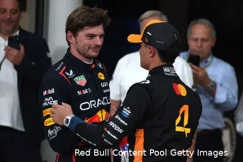 max-verstappen-red-bull-racing-2025-gp-abu-dhabi-zaterdag-mclaren-lando-norris