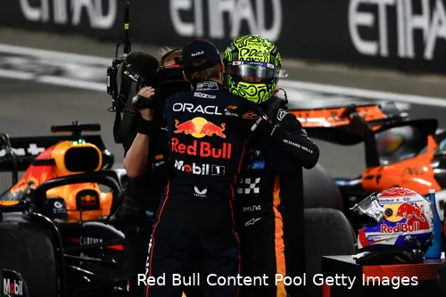 max-verstappen-red-bull-racing-gp-abu-dhabi-2025-zondag-mclaren-lando-norris