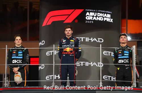 max-verstappen-red-bull-racing-gp-abu-dhabi-2025-zondag-mclaren-oscar-piastri-lando-norris