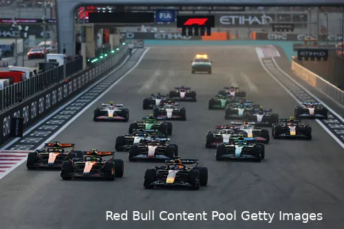 max-verstappen-red-bull-racing-gp-abu-dhabi-2025-zondag-start-2