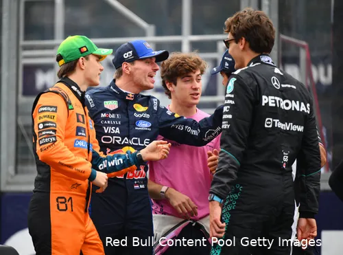 red-bull-racing-max-verstappen-gp-australie-zondag-2026-george-russell-mercedes-franco-colapinto-alpine-oscar-piastri-mclaren