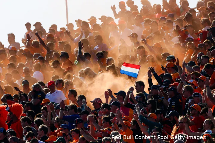 max verstappen zandvoort dutch gp red bull fans tribune oranje