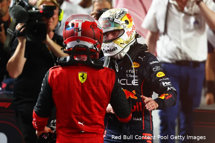 <i>Het gevecht tussen Max Verstappen en Charles Leclerc was ook in Saoedi-Arabië zeer spannend. (Foto: Red Bull Content Pool)&nbsp;</i>