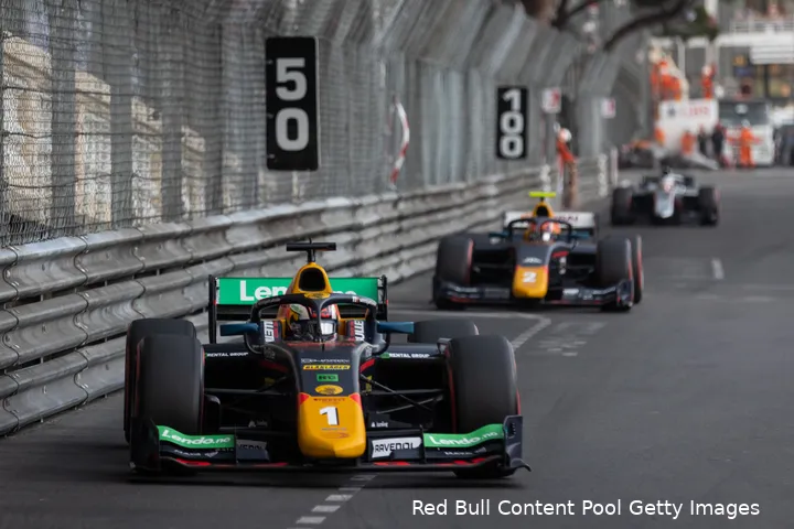 <i>Dennis Hauger keek uit naar Monaco, en won er een week na ons interview zijn eerste Formule 2-race.&nbsp;</i>