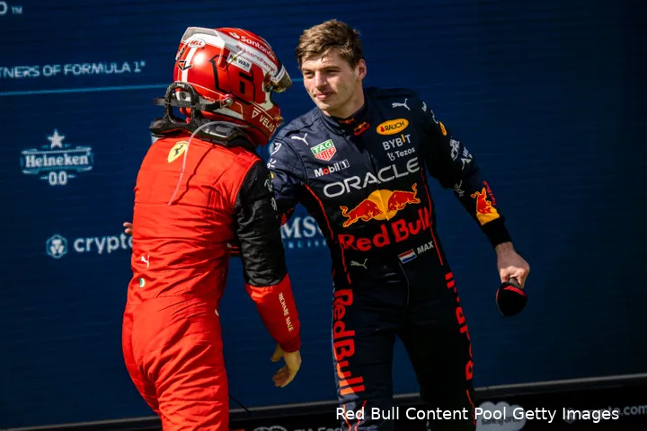 <i>Al vroeg werd duidelijk dat Max Verstappen zijn meerdere moest erkennen in Charles Leclerc en Ferrari.</i>
