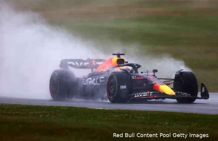 De VT1 van de Grand Prix van Groot-Brittannië 2022 viel letterlijk en figuurlijk in het water