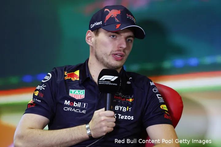 <i>Max Verstappen gaf bij de persconferentie aan niet in te zitten over hoe 'zijn' fans zich zullen gaan verhouden tegenover andere fans komend weekend.</i>