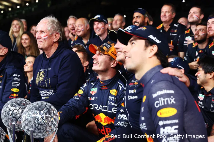 Max Verstappen viert zijn tweede F1-wereldtitel met Red Bull Racing na de Grand Prix van Japan 2022 op het Suzuka Circuit.