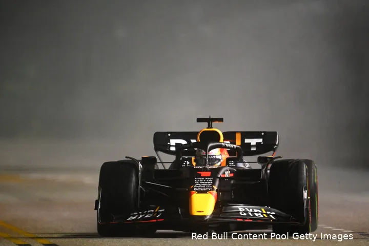 Verstappen had het lastig in het middenveld van de Grand Prix van Singapore 2022.