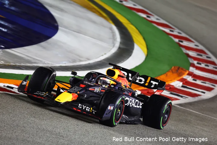 max verstappen rb18 red bull racing f1 gp singapore 2022