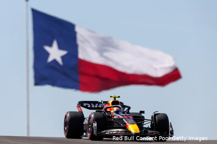 Sergio
Pérez tijdens de vrije training voor de Grand Prix van de Verenigde Staten, Circuit
of the Americas, 2022 (Foto: Red Bull Content Pool / Getty Images)