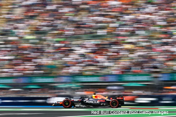 Max
Verstappen tijdens de kwalificatie voor de Grand Prix van Mexico, Autódromo
Hermanos Rodríguez, 2022 (Foto: Red Bull Content Pool / Getty Images)