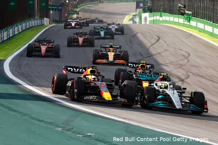 <i>Red Bull Racing leek heel het weekend niet de snelheid te hebben om Mercedes echt aan te kunnen vallen.</i>