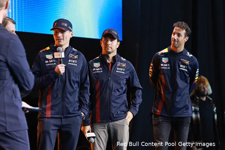 <i>Volgens Windsor moet Pérez oppassen dat hij niet zijn stoeltje verliest aan Daniel Ricciardo (Bron:&nbsp;Red Bull Content Pool / Getty Images).</i>