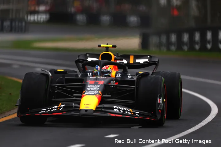 Sergio Pérez in actie met zijn Red Bull Racing RB19 tijdens het Grand Prix-weekend in Australië.