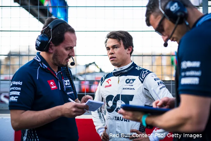 De Vries stond een inhaalrace te wachten in Bakoe (foto: Red Bull Content Pool / Getty Images)