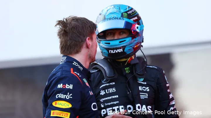 george russell max verstappen mercedesred bull racing f1 gp azerbeidzjan 2023