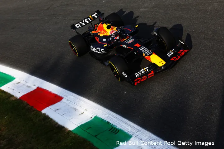 <i>Max Verstappen in de Parabolica.</i>