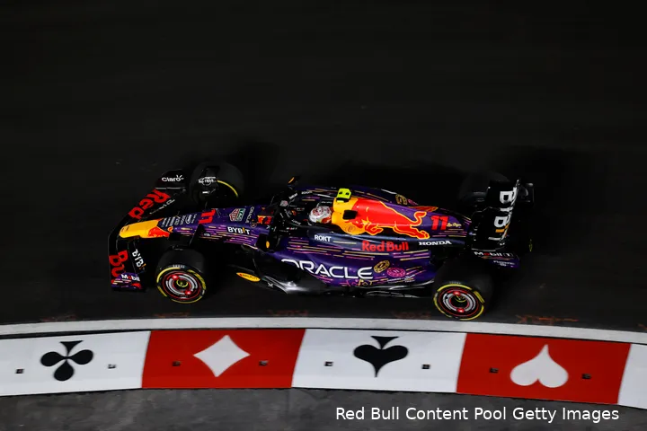 Geen goede kwalificatiedag voor Pérez in Las Vegas. (Foto: Red Bull Content Pool/Getty Images)