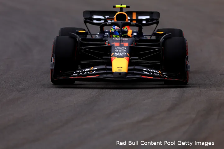 Sergio Pérez tijdens de kwalificatie voor de Grand Prix van São Paulo 2023, Autódromo José Carlos Pace, Brazilië