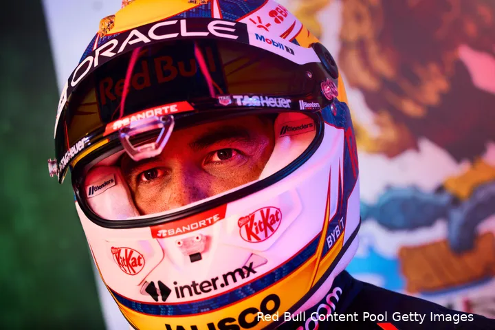 Pérez heeft het zwaard van Damocles boven het hoofd hangen. (Foto: Red Bull Content Pool/Getty Images)