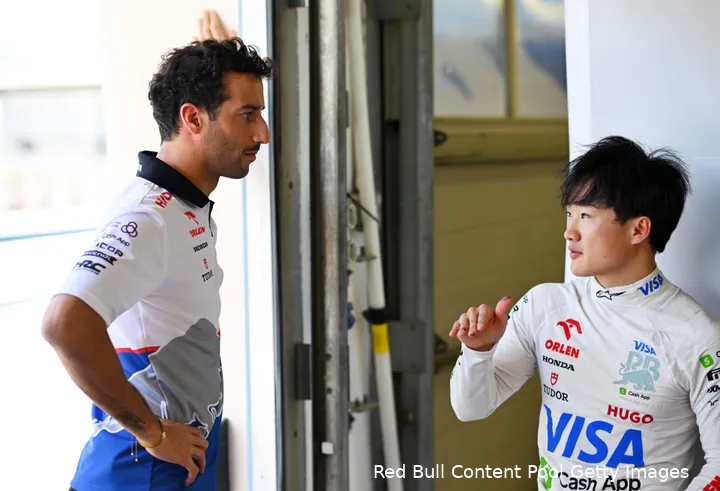 <i>Hoewel initieel geacht werd dat Tsunoda via motorleverancier Honda aan zijn AlphaTauri-stoeltje kwam, is hij inmiddels zijn strepen in de sport aardig aan het verdienen. (Foto: Red Bull Content Pool/Getty Images)</i>