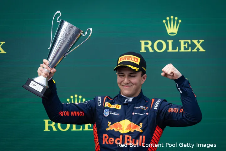 Uiteindelijk kon Hadjar zijn weekend met een groot succes afsluiten. (Foto: Red Bull Content Pool/Getty Images)