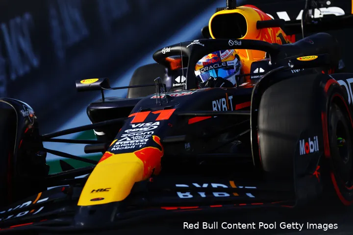 Pérez kon het Verstappen nog niet lastig maken in 2024, maar het gat in de wedstrijd vertelt volgens Hinchcliffe niet het hele verhaal.
