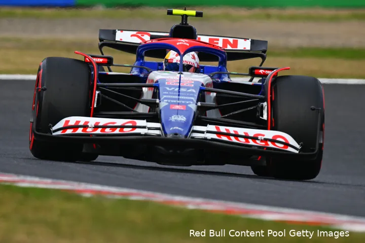 Yuki Tsunoda op weg naar de tiende plek in Q3, kwalificatie Grand Prix Japan 2024, Suzuka International Racing Course (Foto: Red Bull Content Pool / Getty Images)