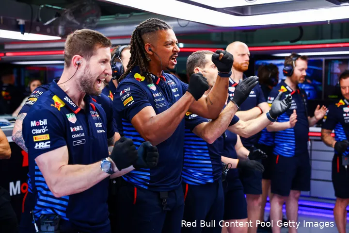 max verstappen pole position imola 2024 monteurs
