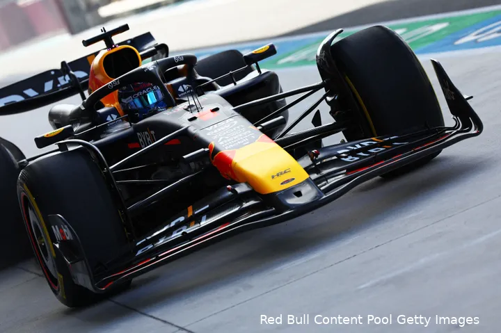 Verstappen tijdens de eerste twee sessies op het Miami International Autodrome. (Foto: Red Bull Content Pool/Getty Images).