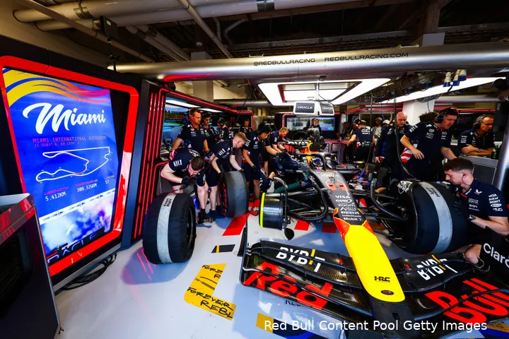 sergio perez redbullracing miami zaterdag 2024