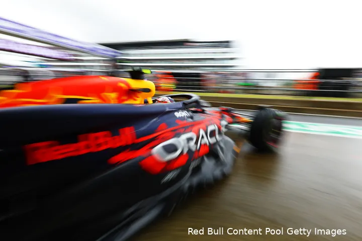 <i>Sergio Pérez heeft het loodzwaar bij Red Bull.</i>