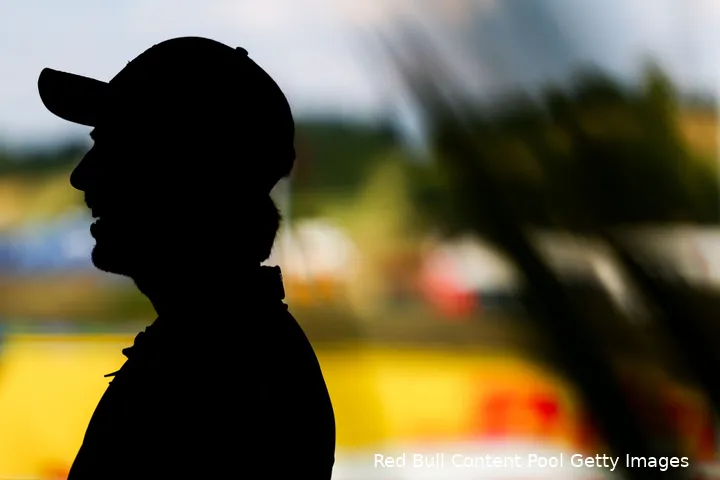 sergio perez red bull mediadag media hongarije boedapest 1 schaduw 52