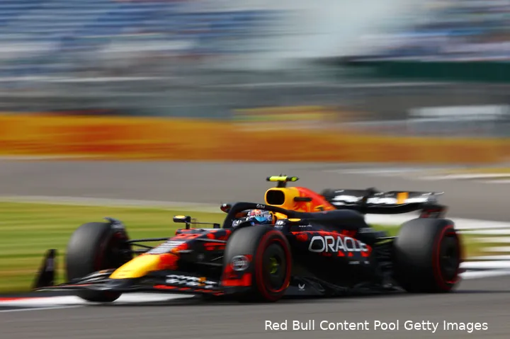 Tung raadt Red Bull aan om Pérez voorlopig te laten zitten. (Foto: Red Bull Content Pool/Getty Images)