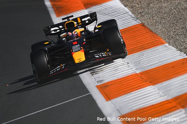 <i>Verstappen beschikt duidelijk niet meer over de beste auto.</i>